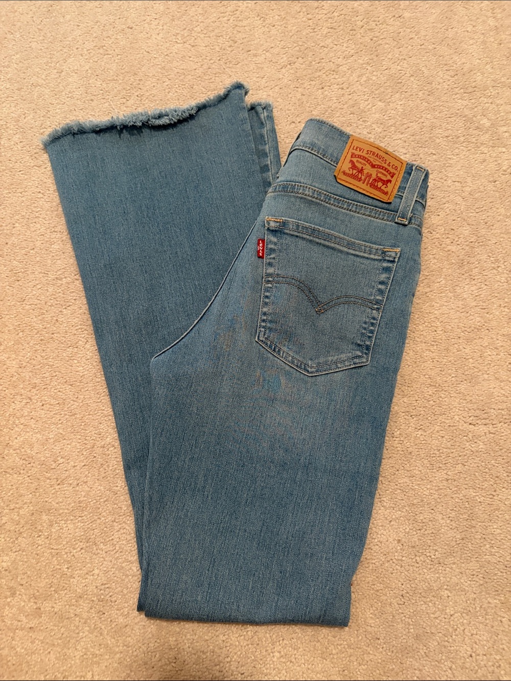 Levi's Women's flare jeans with Frayed Hem